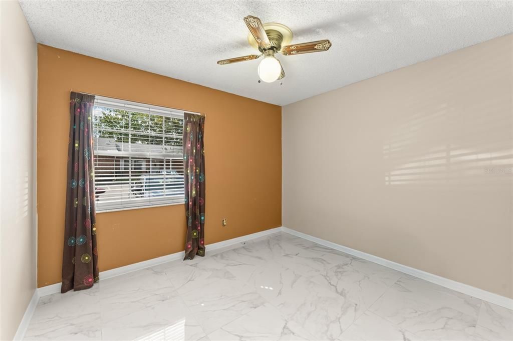 For Sale: $270,000 (2 beds, 2 baths, 1031 Square Feet)