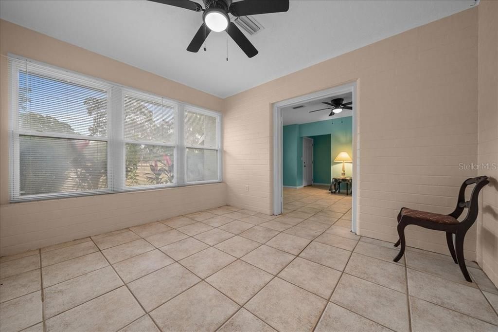 For Sale: $249,400 (3 beds, 1 baths, 1340 Square Feet)