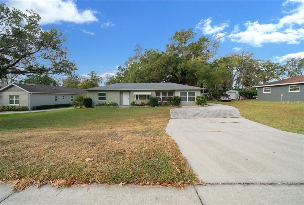For Sale: $249,400 (3 beds, 1 baths, 1340 Square Feet)