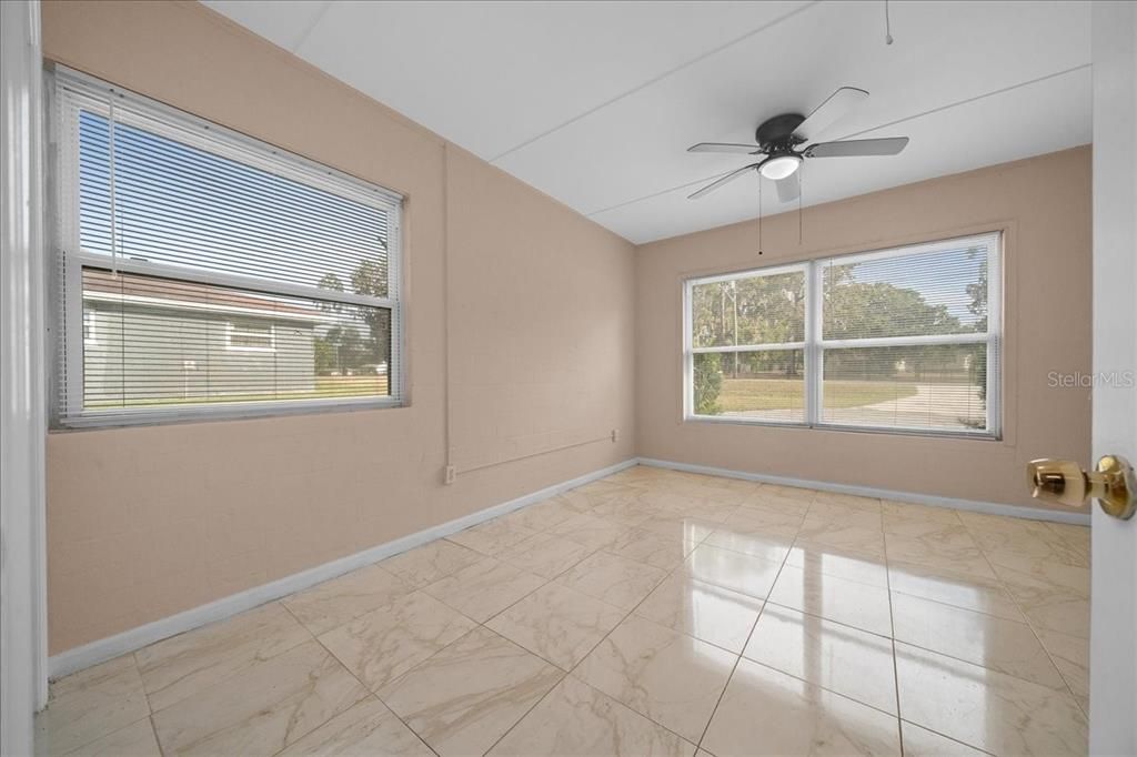 For Sale: $249,400 (3 beds, 1 baths, 1340 Square Feet)