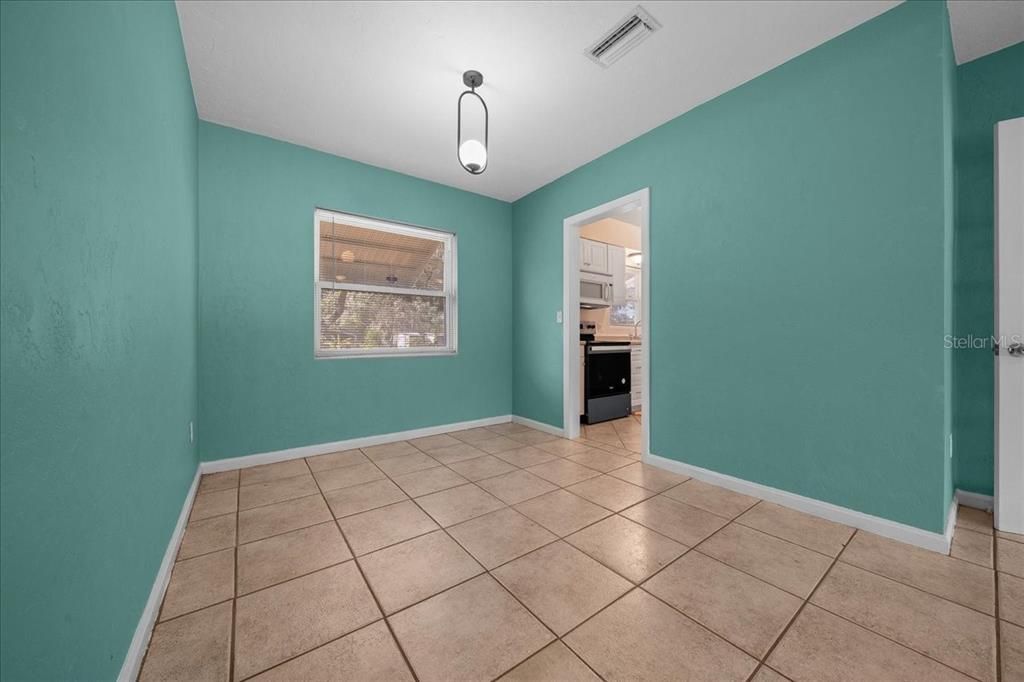 For Sale: $249,400 (3 beds, 1 baths, 1340 Square Feet)