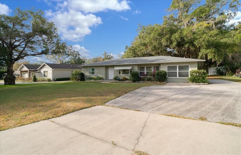 For Sale: $249,400 (3 beds, 1 baths, 1340 Square Feet)