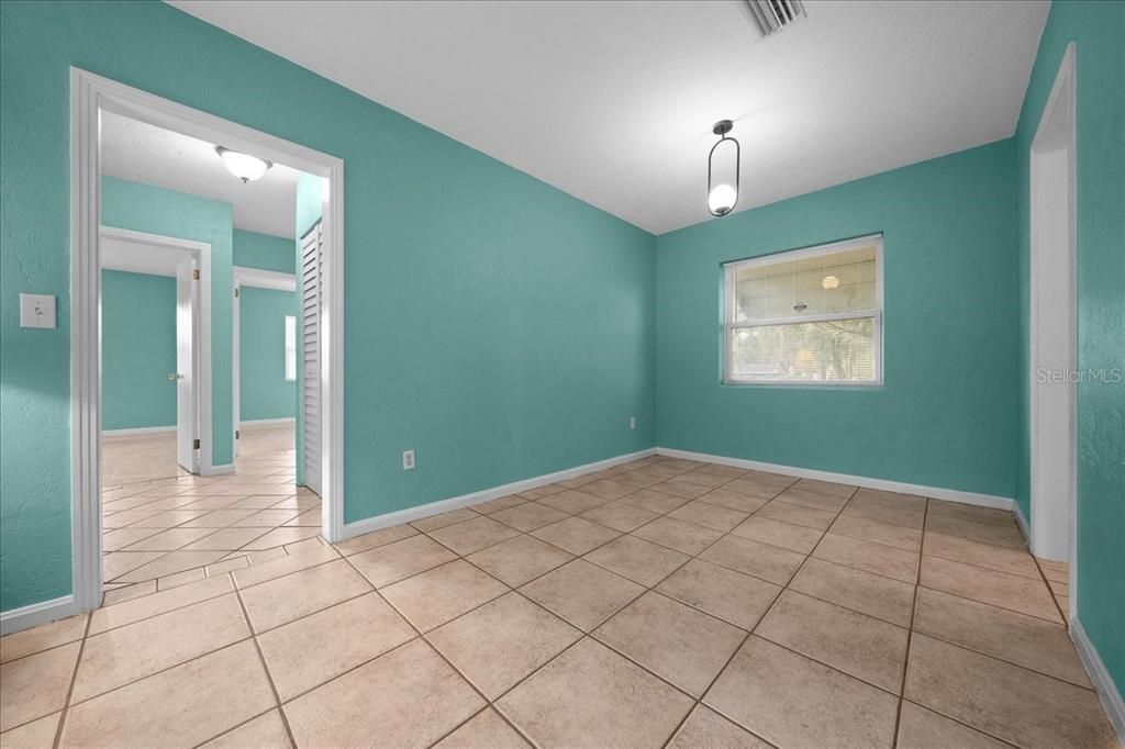 For Sale: $249,400 (3 beds, 1 baths, 1340 Square Feet)