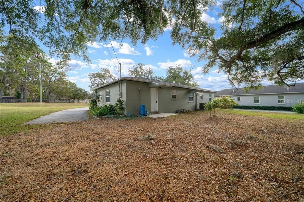 For Sale: $249,400 (3 beds, 1 baths, 1340 Square Feet)