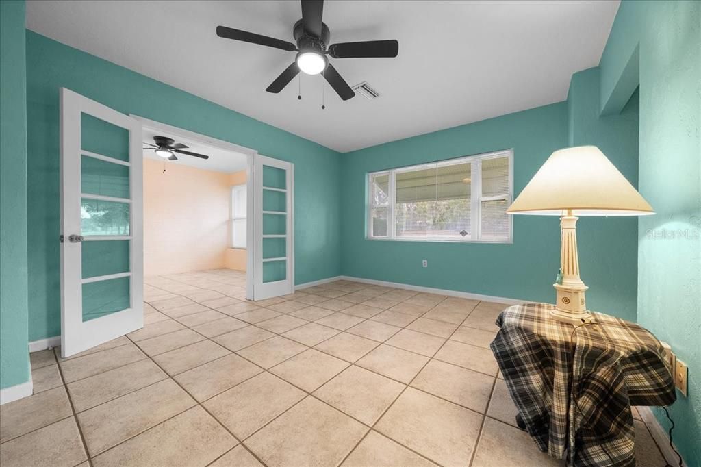 For Sale: $249,400 (3 beds, 1 baths, 1340 Square Feet)