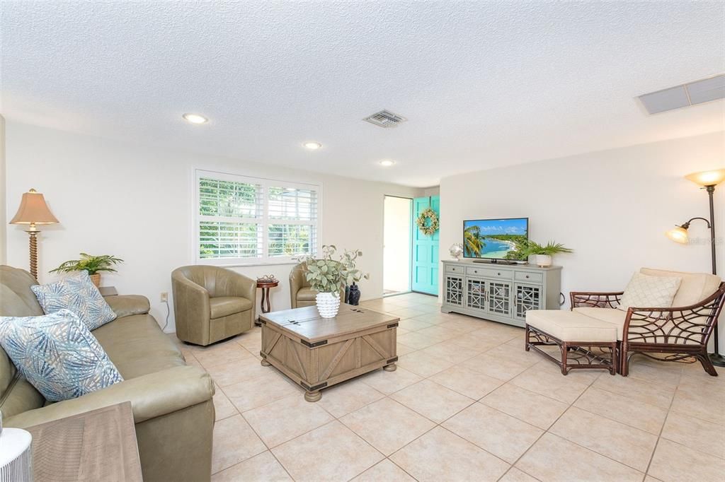 For Sale: $460,000 (3 beds, 2 baths, 1448 Square Feet)