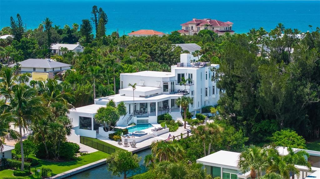 На продажу: $5,750,000 (4 спален, 5 ванн, 5632 Квадратных фут)