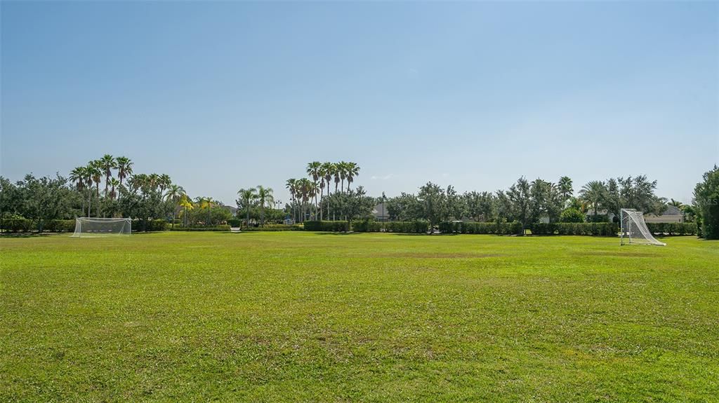 For Sale: $695,000 (4 beds, 3 baths, 2426 Square Feet)
