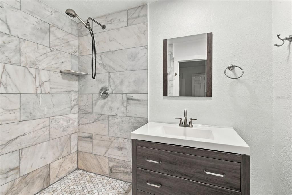 For Sale: $315,000 (3 beds, 2 baths, 984 Square Feet)