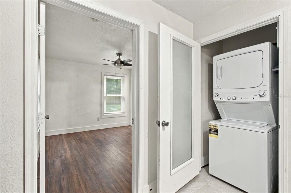 For Sale: $315,000 (3 beds, 2 baths, 984 Square Feet)