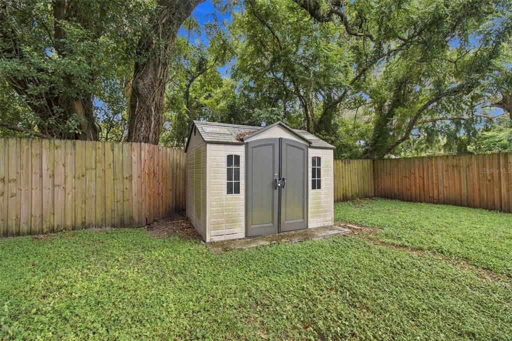 For Sale: $315,000 (3 beds, 2 baths, 984 Square Feet)