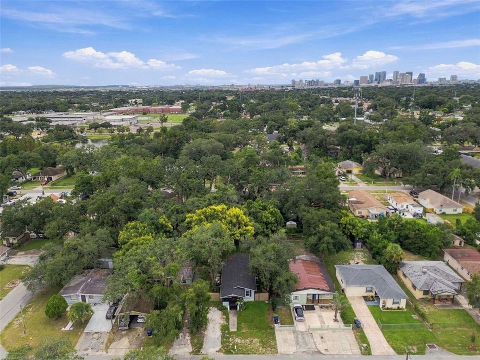 For Sale: $315,000 (3 beds, 2 baths, 984 Square Feet)