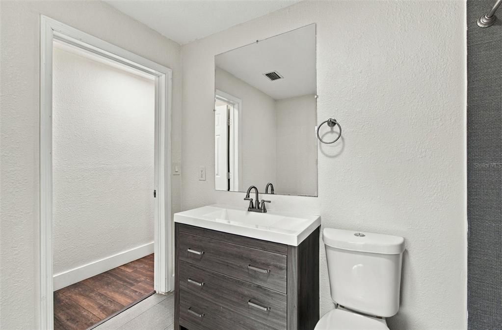 For Sale: $315,000 (3 beds, 2 baths, 984 Square Feet)