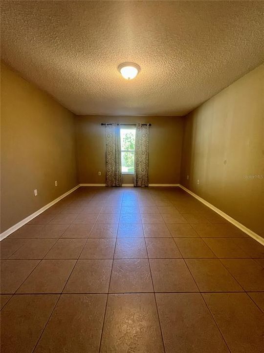 For Rent: $1,925 (3 beds, 2 baths, 1789 Square Feet)