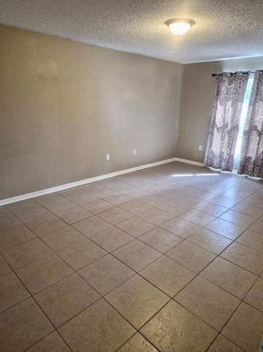 For Rent: $1,925 (3 beds, 2 baths, 1789 Square Feet)