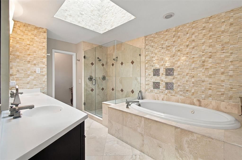Active With Contract: $924,500 (3 beds, 3 baths, 2074 Square Feet)