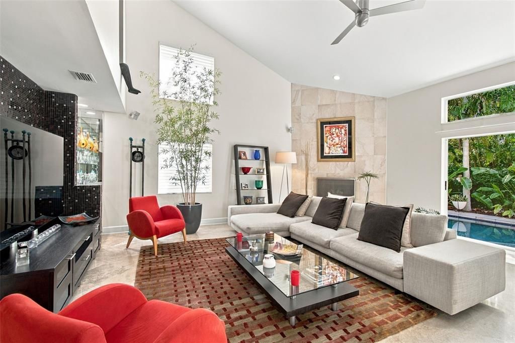 Active With Contract: $924,500 (3 beds, 3 baths, 2074 Square Feet)
