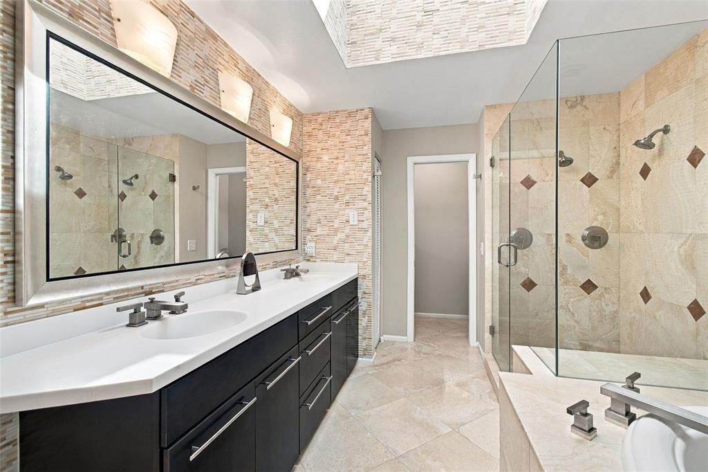 Active With Contract: $924,500 (3 beds, 3 baths, 2074 Square Feet)