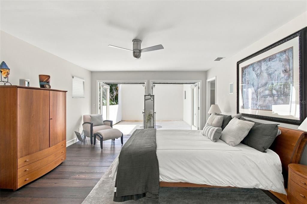Active With Contract: $924,500 (3 beds, 3 baths, 2074 Square Feet)