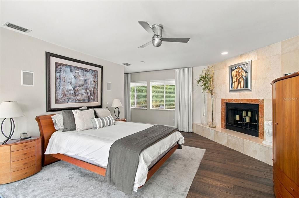 Active With Contract: $924,500 (3 beds, 3 baths, 2074 Square Feet)