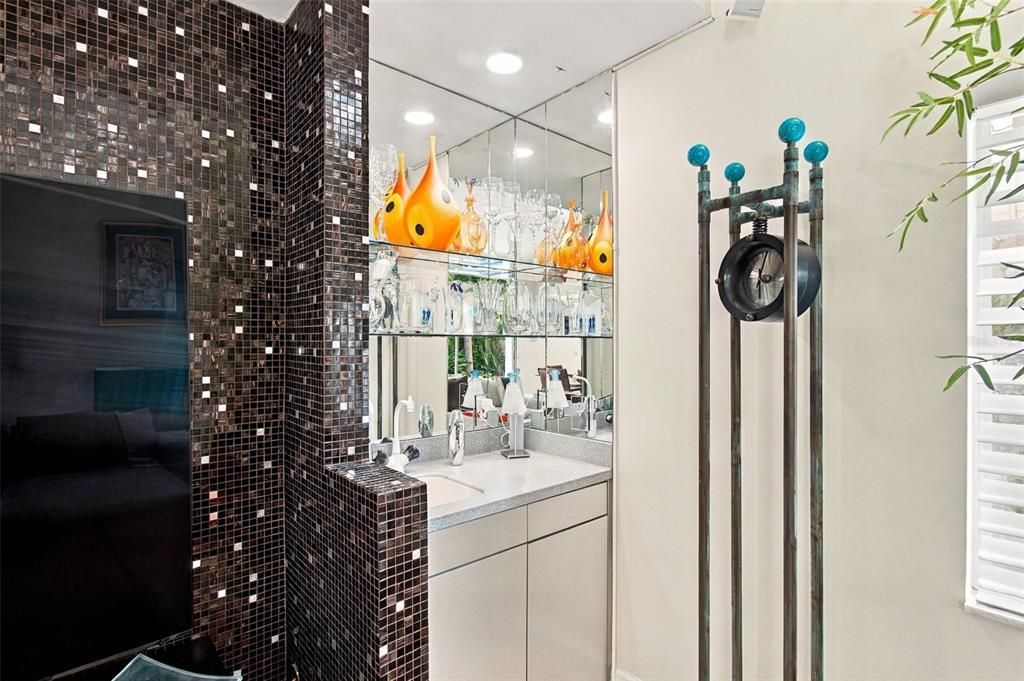 Active With Contract: $924,500 (3 beds, 3 baths, 2074 Square Feet)