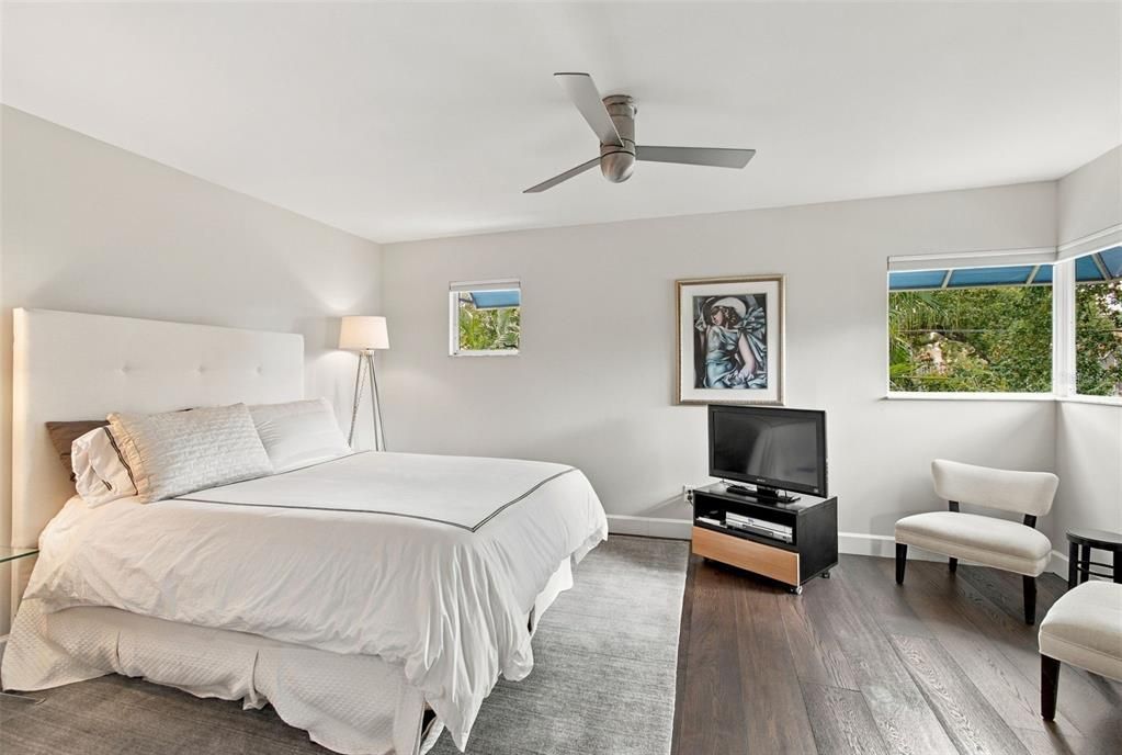 Active With Contract: $924,500 (3 beds, 3 baths, 2074 Square Feet)