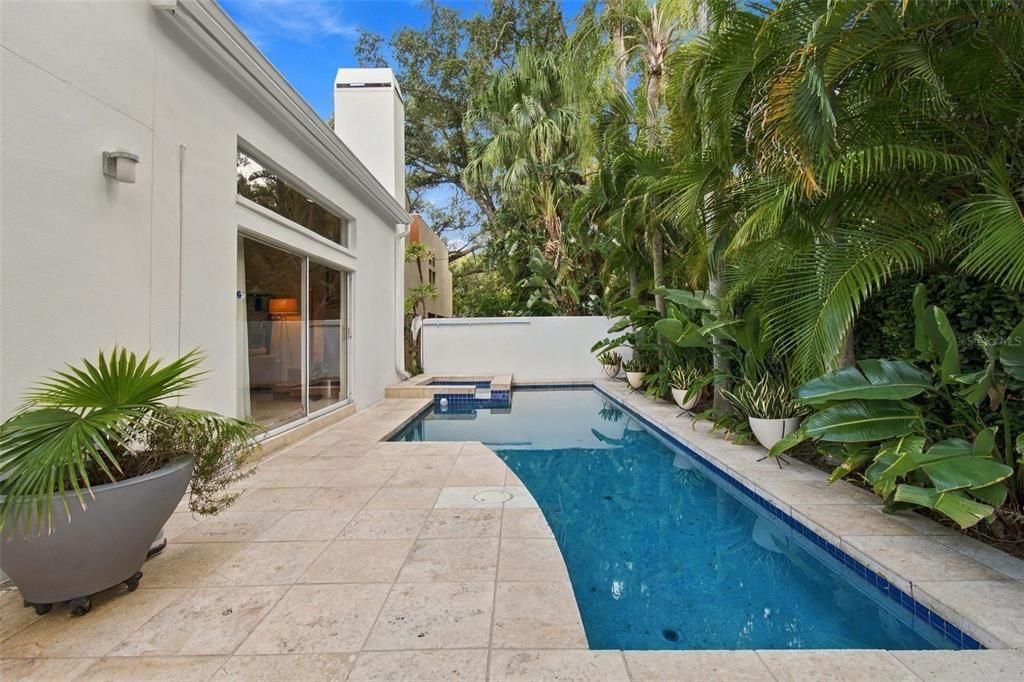 Active With Contract: $924,500 (3 beds, 3 baths, 2074 Square Feet)