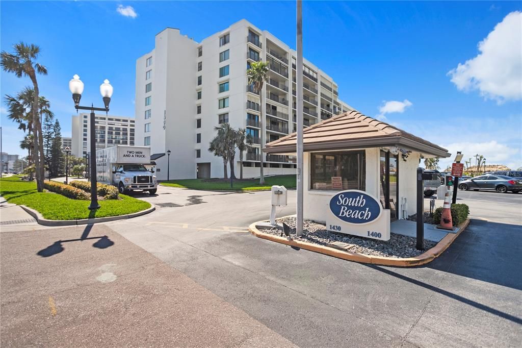 For Rent: $3,995 (2 beds, 2 baths, 1380 Square Feet)