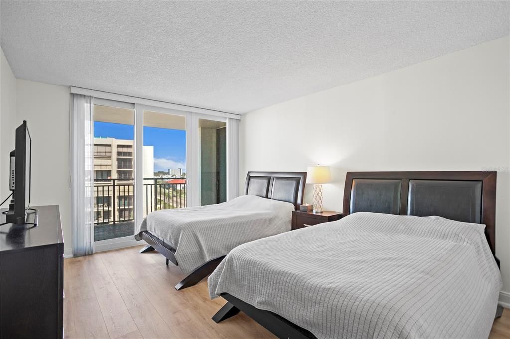 For Rent: $3,995 (2 beds, 2 baths, 1380 Square Feet)