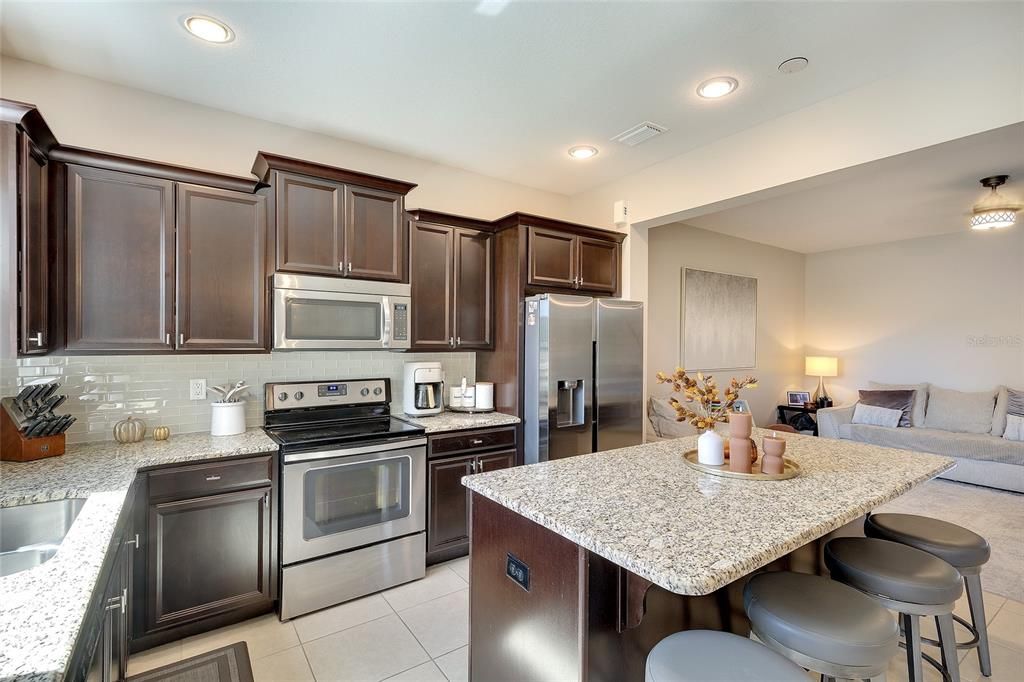 For Sale: $310,000 (3 beds, 2 baths, 1564 Square Feet)