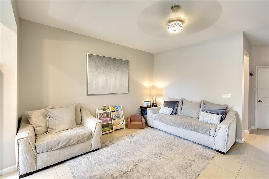 For Sale: $310,000 (3 beds, 2 baths, 1564 Square Feet)