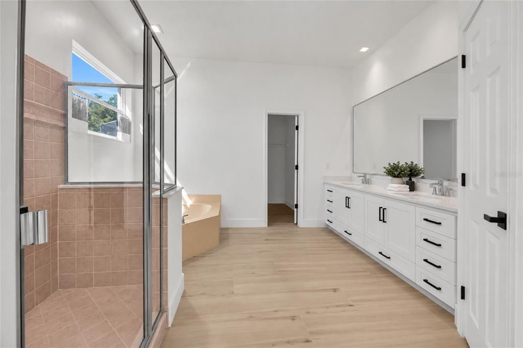 En Venta: $775,000 (5 camas, 4 baños, 3376 Pies cuadrados)