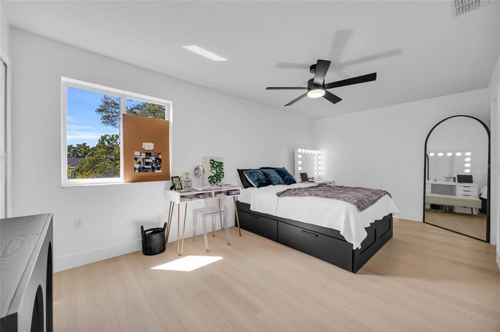 En Venta: $775,000 (5 camas, 4 baños, 3376 Pies cuadrados)