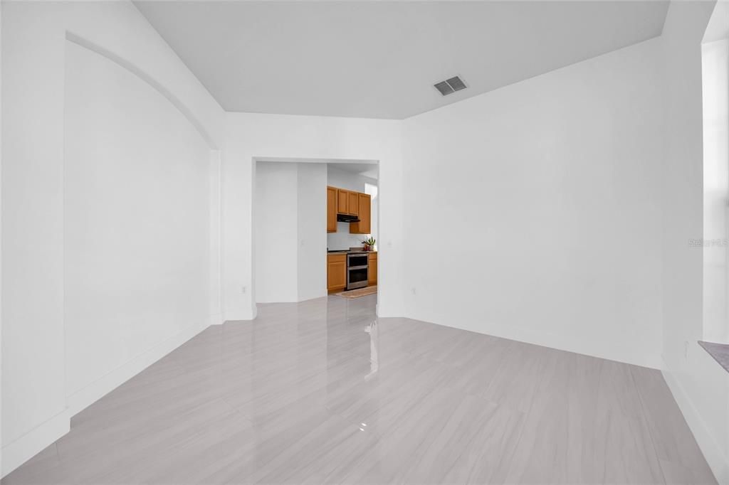 En Venta: $775,000 (5 camas, 4 baños, 3376 Pies cuadrados)