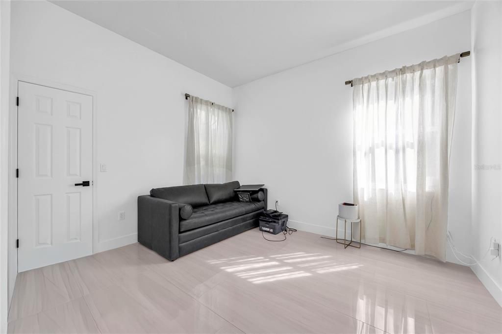 En Venta: $775,000 (5 camas, 4 baños, 3376 Pies cuadrados)
