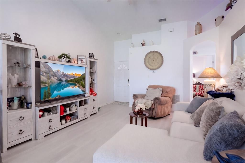 En Renta: $1,950 (3 camas, 2 baños, 1136 Pies cuadrados)