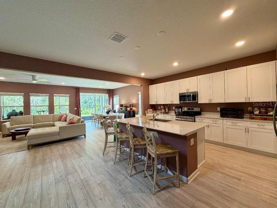 For Rent: $3,000 (3 beds, 3 baths, 2900 Square Feet)