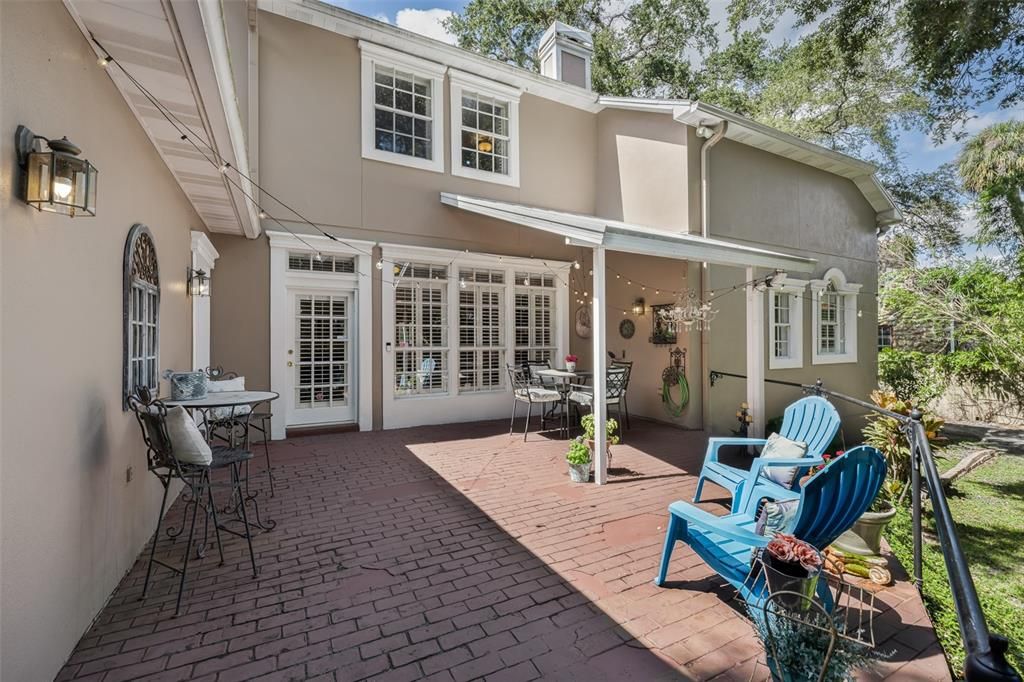For Sale: $1,330,000 (4 beds, 2 baths, 2703 Square Feet)