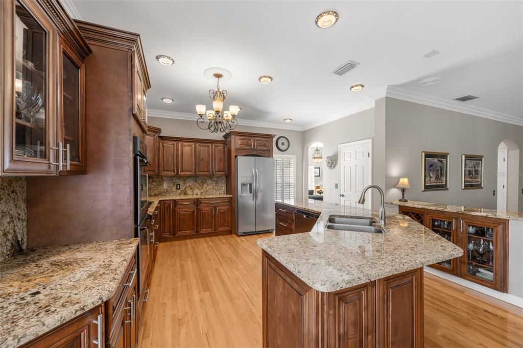 For Sale: $1,330,000 (4 beds, 2 baths, 2703 Square Feet)