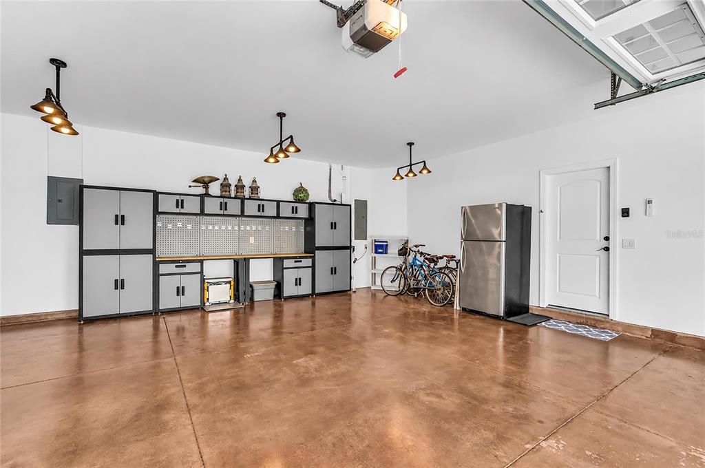 For Sale: $2,695,000 (5 beds, 5 baths, 3977 Square Feet)