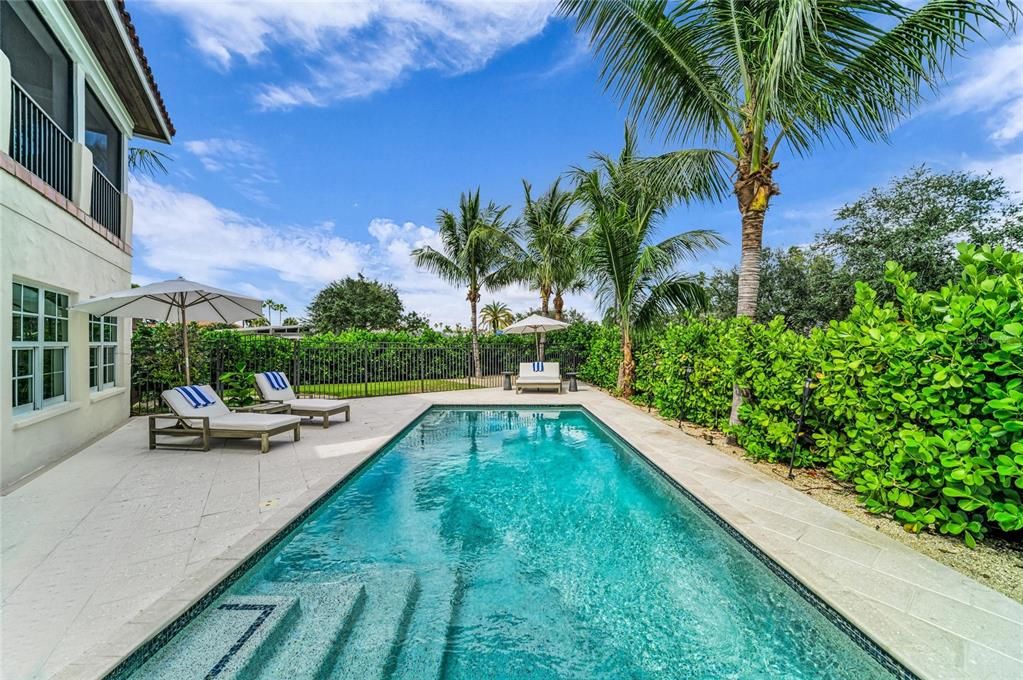 For Sale: $2,695,000 (5 beds, 5 baths, 3977 Square Feet)