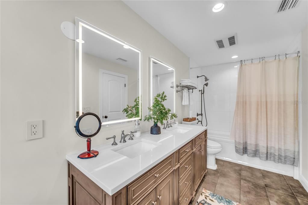 For Sale: $2,695,000 (5 beds, 5 baths, 3977 Square Feet)