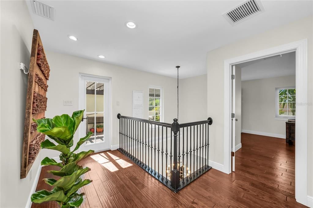 For Sale: $2,695,000 (5 beds, 5 baths, 3977 Square Feet)