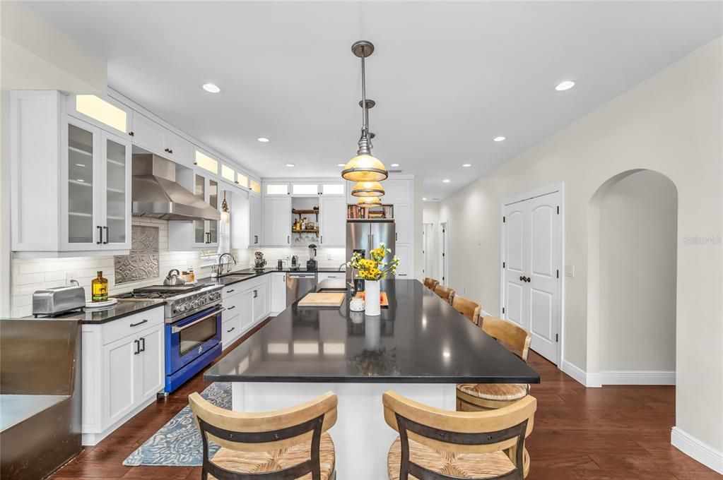 For Sale: $2,695,000 (5 beds, 5 baths, 3977 Square Feet)