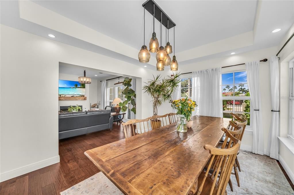 For Sale: $2,695,000 (5 beds, 5 baths, 3977 Square Feet)