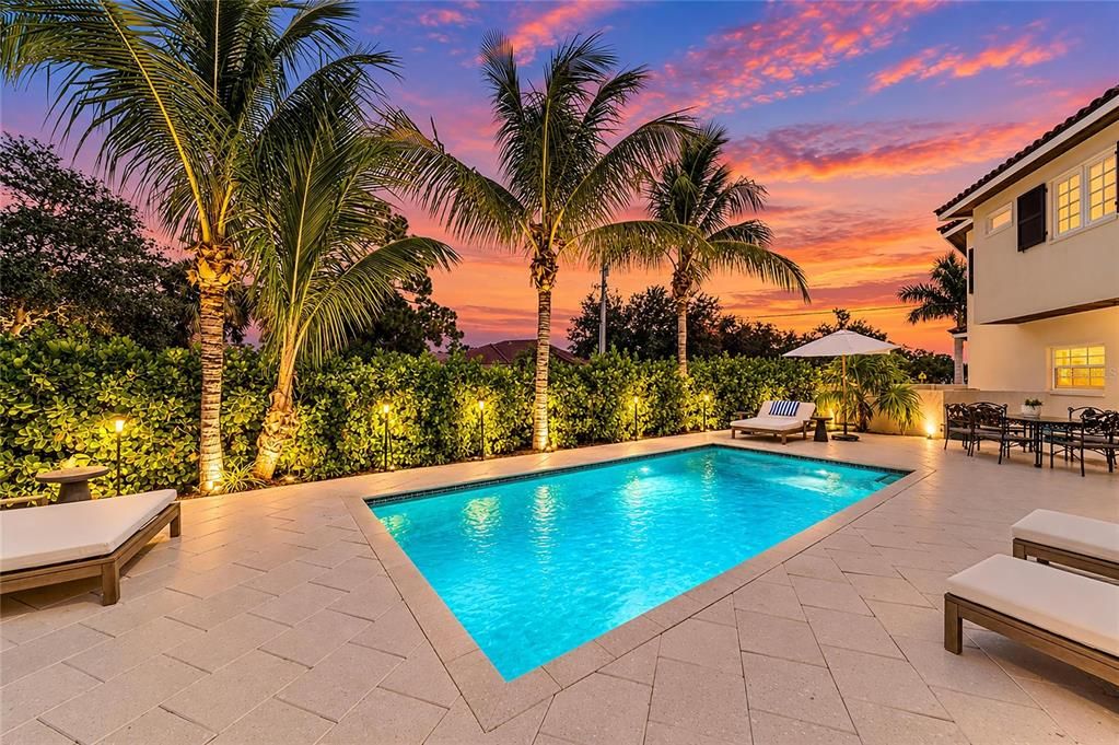 For Sale: $2,695,000 (5 beds, 5 baths, 3977 Square Feet)