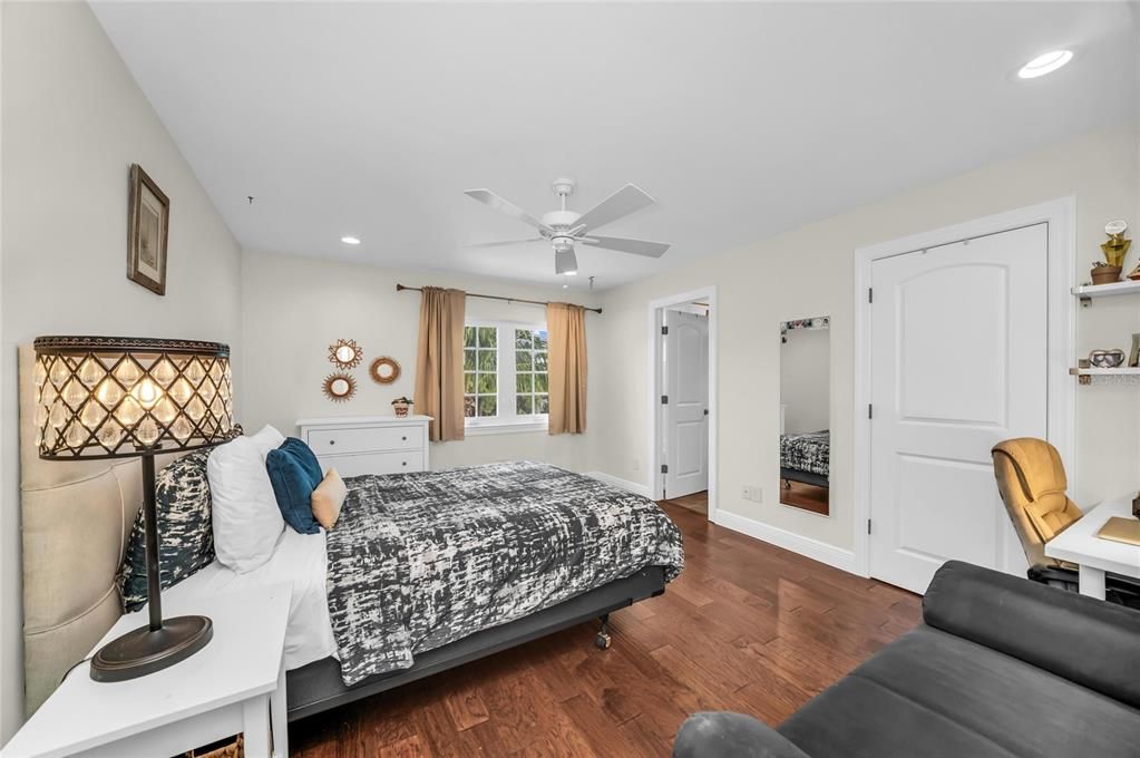 For Sale: $2,695,000 (5 beds, 5 baths, 3977 Square Feet)