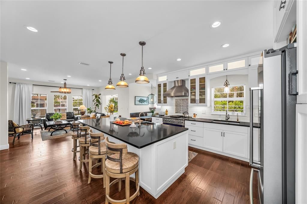 For Sale: $2,695,000 (5 beds, 5 baths, 3977 Square Feet)