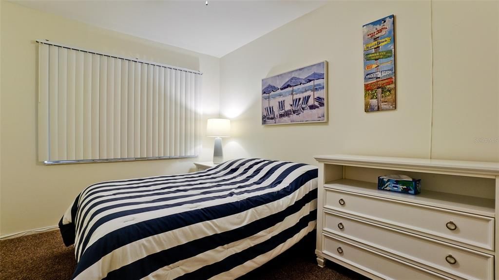 For Sale: $125,500 (2 beds, 1 baths, 804 Square Feet)