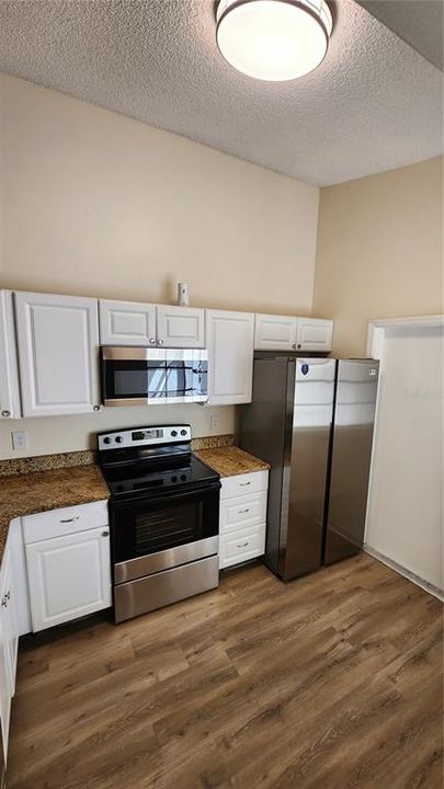 For Sale: $250,000 (2 beds, 1 baths, 855 Square Feet)